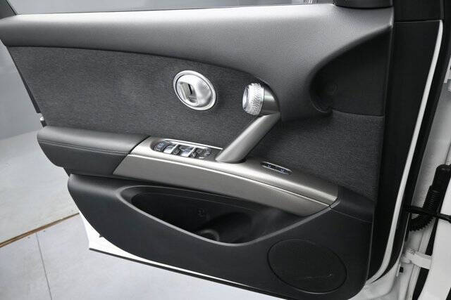 2025 Genesis GV60 Standard