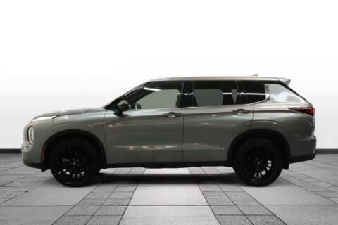 2023 Mitsubishi Outlander SE
