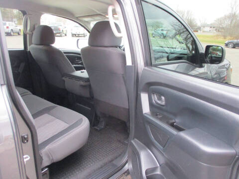 2023 Nissan Titan SV