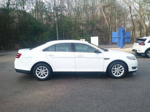 2013 Ford Taurus SE