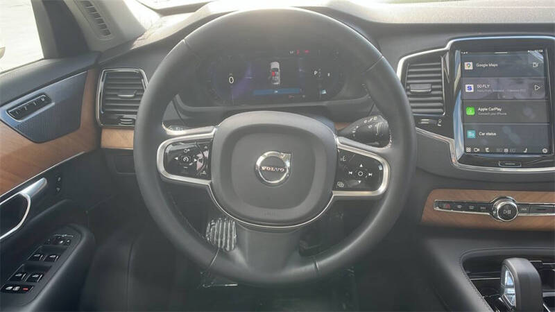 2025 Volvo XC90 B5 Plus Bright Theme