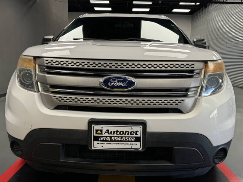 2013 Ford Explorer Base photo 8