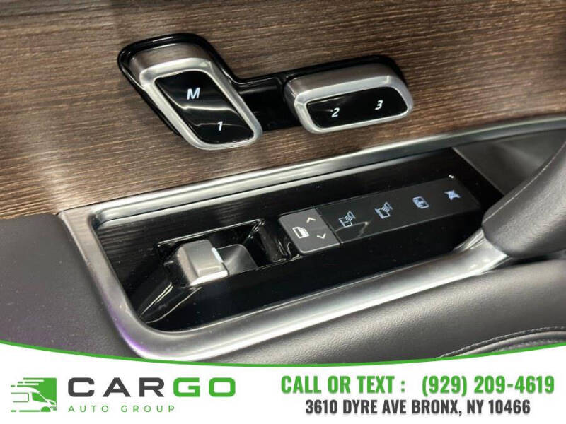 2025 Land Rover Range Rover P400 SE LWB