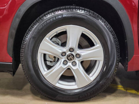 2022 Toyota Highlander LE