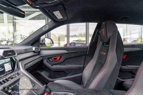 2023 Lamborghini Urus Performante