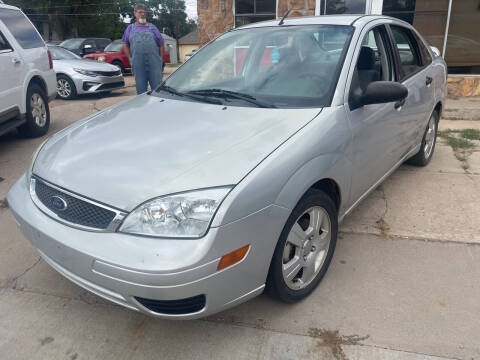 2005 Ford Focus for sale at PYRAMID MOTORS AUTO SALES in Florence CO