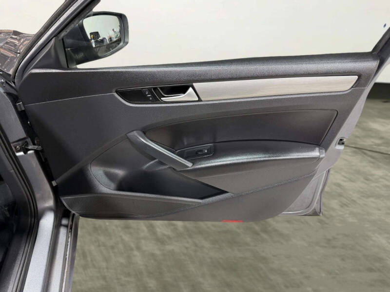 2015 Volkswagen Passat 1.8T SE