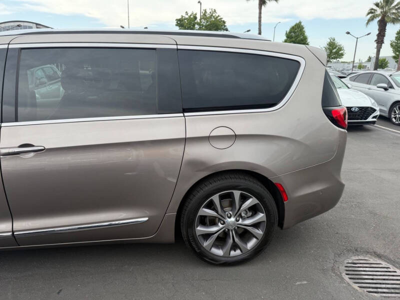 2017 Chrysler Pacifica Limited