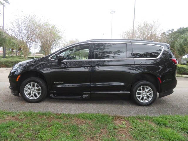 2022 Chrysler Pacifica Touring L