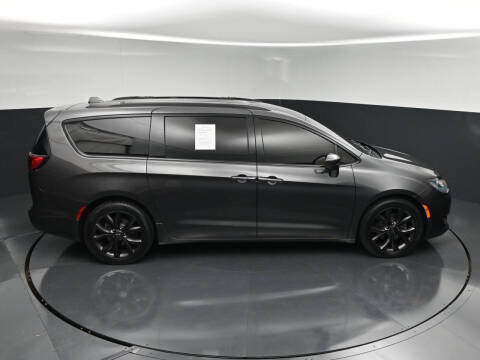 2019 Chrysler Pacifica Touring L Plus