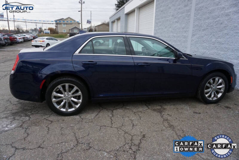 2015 Chrysler 300 Limited