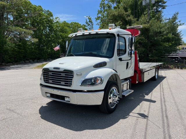 2023 Freightliner M2 106