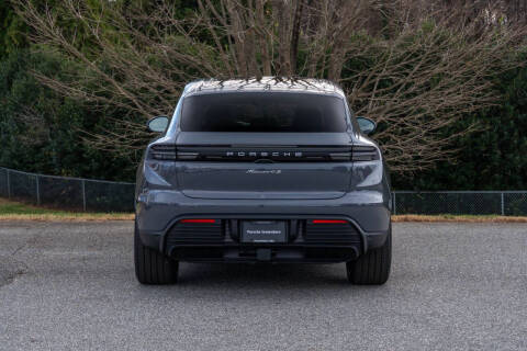 2025 Porsche Macan 4S Electric