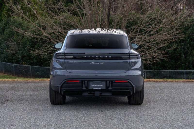 2025 Porsche Macan 4S Electric