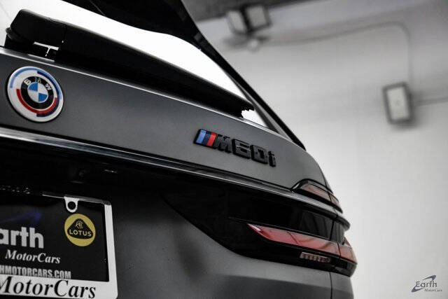 2023 BMW X7 M60i