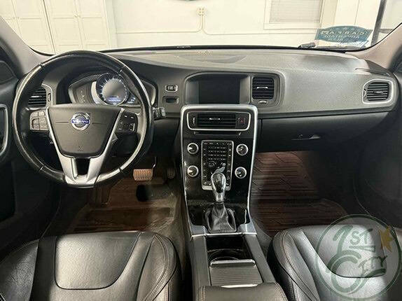 2016 Volvo V60 Cross Country T5 Platinum