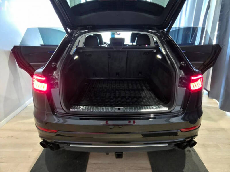 2020 Audi Q8 quattro Prestige 55 TFSI