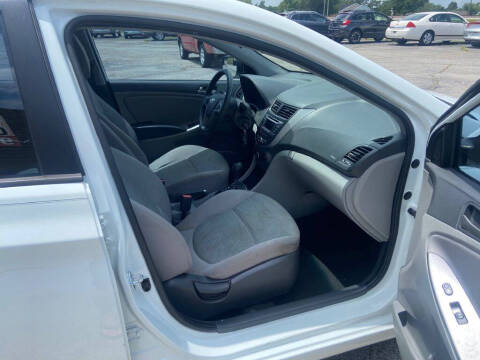 2016 Hyundai Accent SE