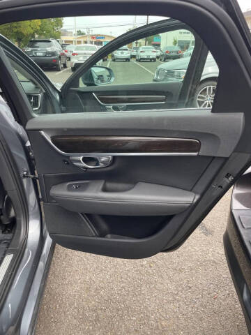 2017 Volvo S90 T5 Momentum