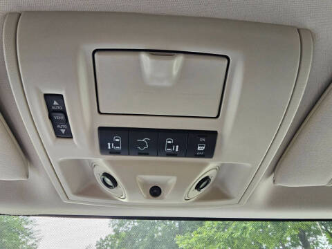 2010 Chrysler Town and Country Touring Plus