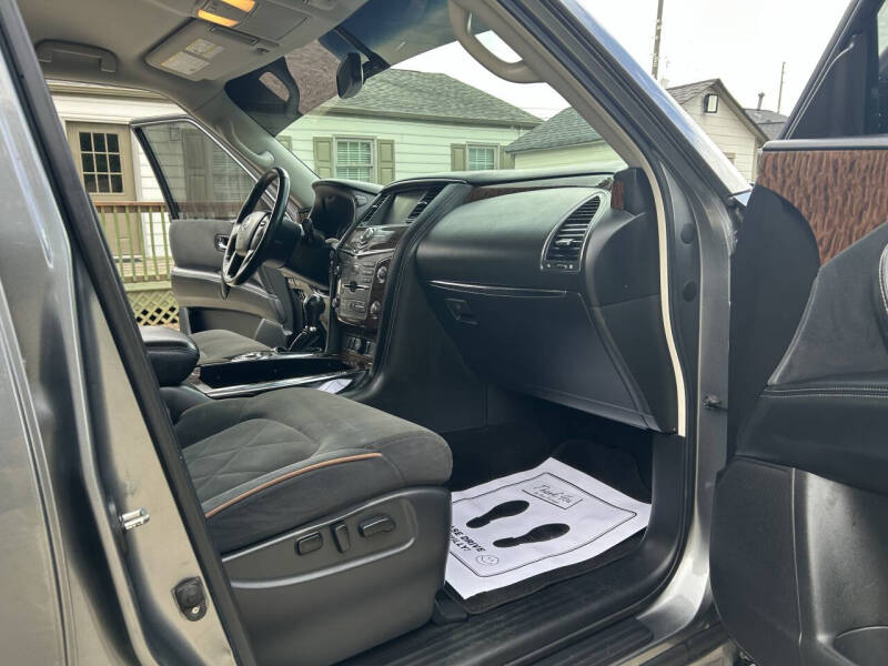 2017 Nissan Armada SV