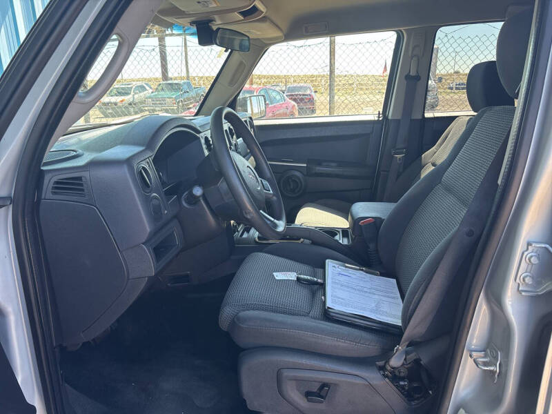 2008 Jeep Commander Sport