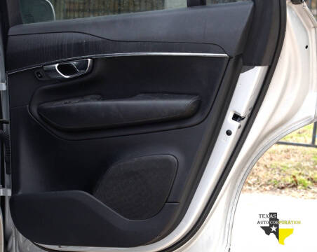 2020 Volvo XC90 T5 Momentum