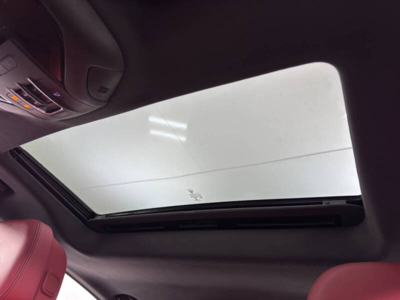 2023 Maserati Ghibli Modena Q4