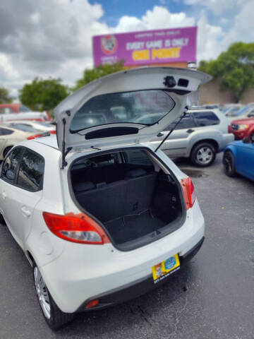 2011 Mazda MAZDA2 Touring