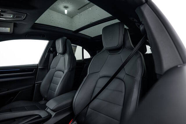 2025 Porsche Macan 4S Electric