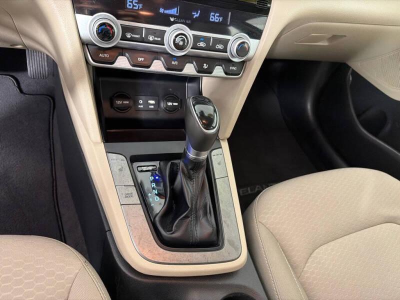 2020 Hyundai Elantra