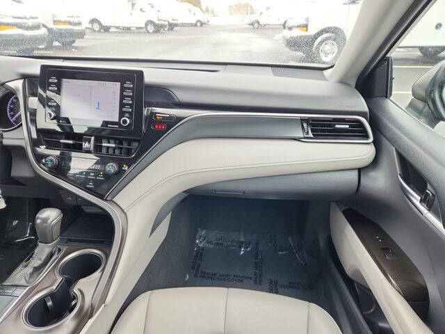 2023 Toyota Camry SE