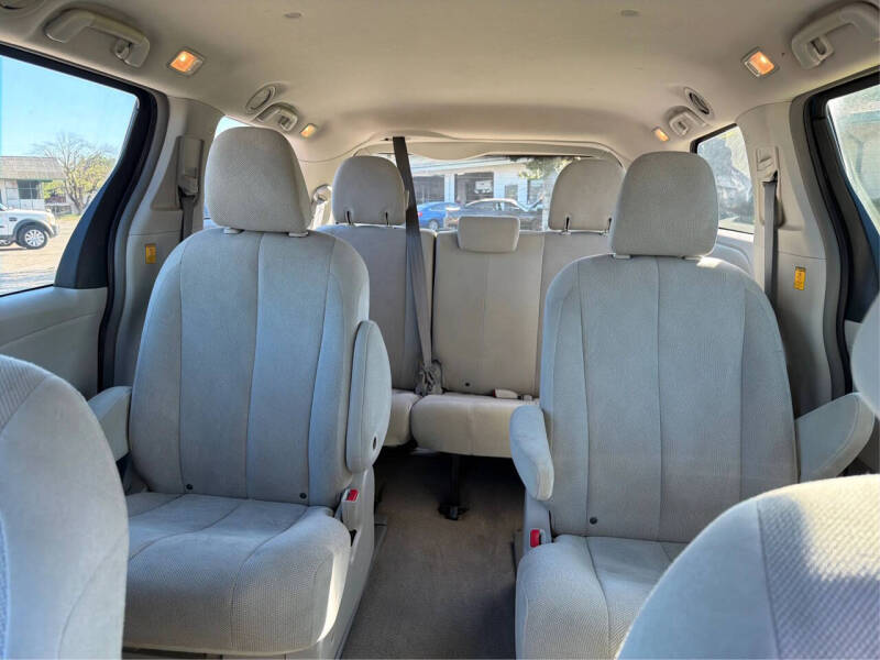 2012 Toyota Sienna