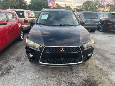 2011 Mitsubishi Outlander for sale at Dulux Auto Sales Inc & Car Rental in Hollywood FL