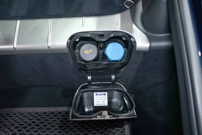 2012 Porsche Cayman R