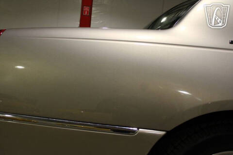 2003 Lincoln Town Car Executive