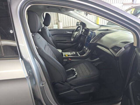 2022 Ford Edge SE
