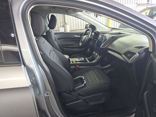 2022 Ford Edge SE