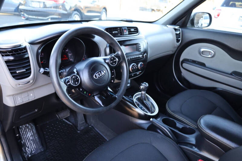 2015 Kia Soul +