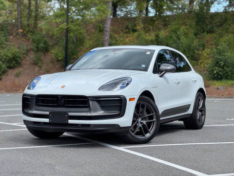 2023 Porsche Macan T
