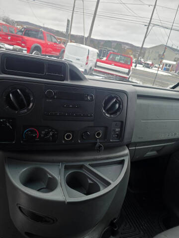 2011 Ford E-Series E-450 SD