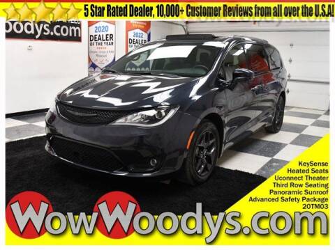2020 Chrysler Pacifica for sale at WOODY'S AUTOMOTIVE GROUP in Chillicothe MO