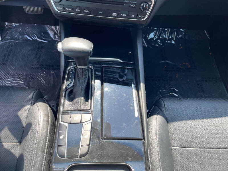 2017 Kia Cadenza Premium