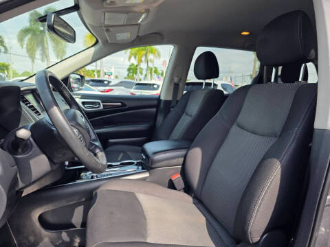 2020 Nissan Pathfinder SV