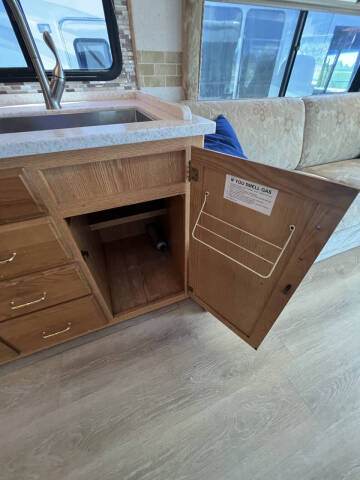 2001 Winnebago Journey 36L