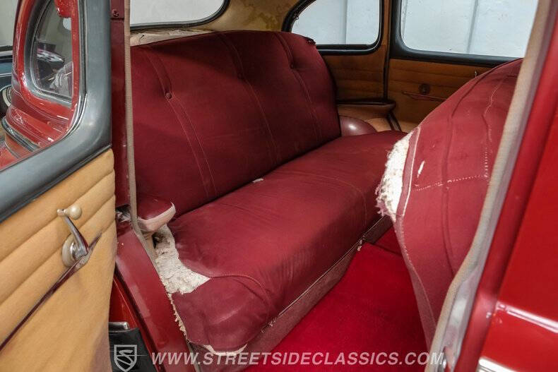1948 Ford Deluxe