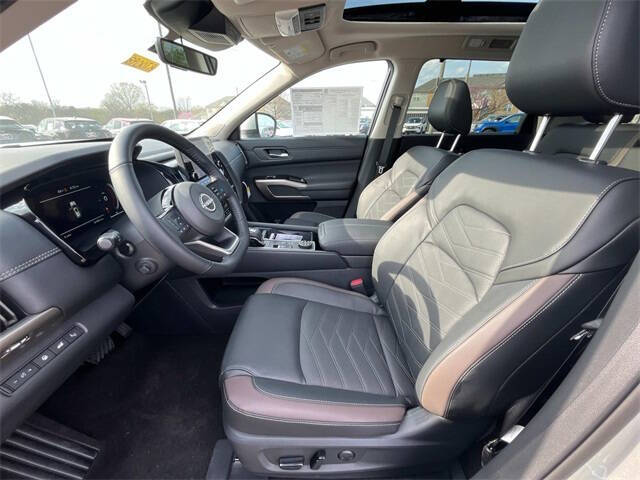 2025 Nissan Pathfinder Platinum