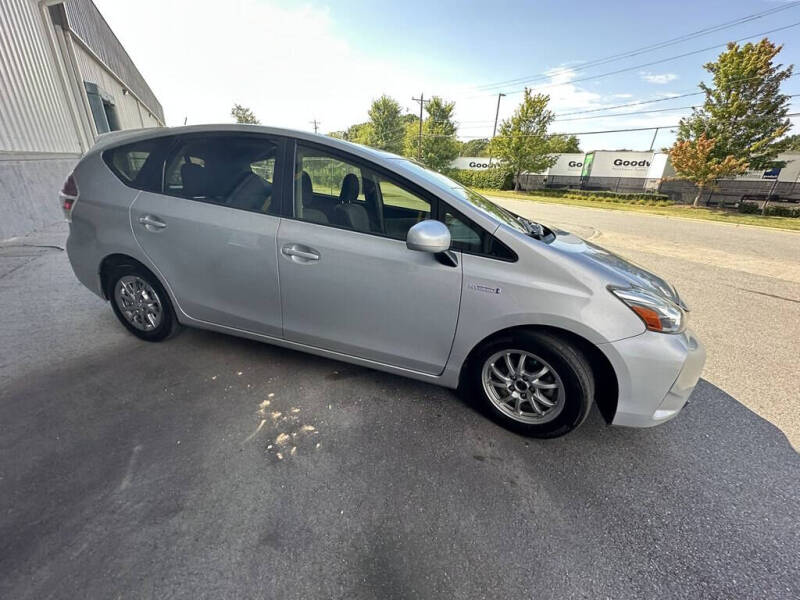 2015 Toyota Prius v Two