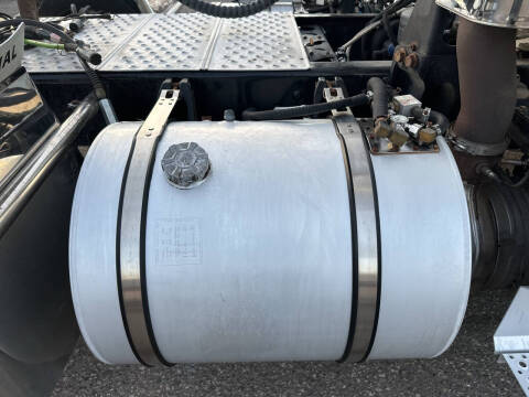 2021 International RH613