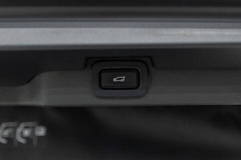 2023 Land Rover Discovery P300 S R-Dynamic